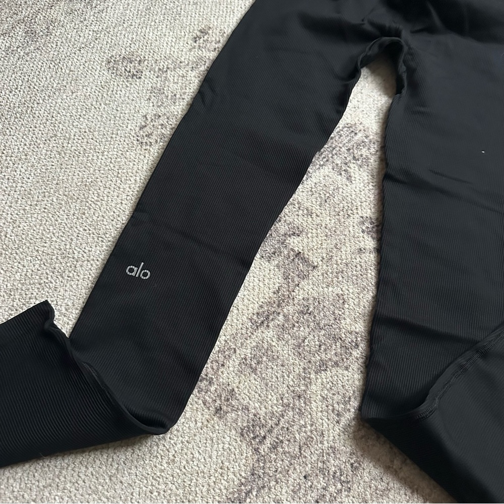 Alo Ribbed Full Length Leggings - Picture 3 of 3